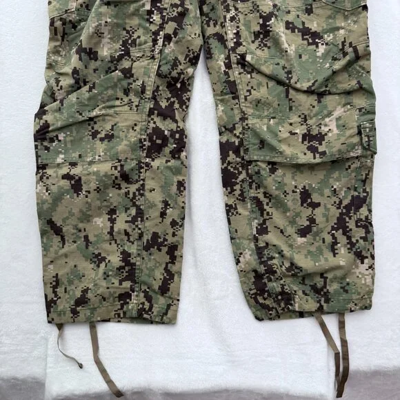 US Navy Type III Cargo Pants Mens M 34x30 Green NWU AOR2 Digital Camo Ripstop
